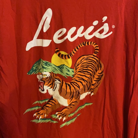 Levi’s Red Long Sleeve with Tiger Graphic on Back - Picture 4 of 5